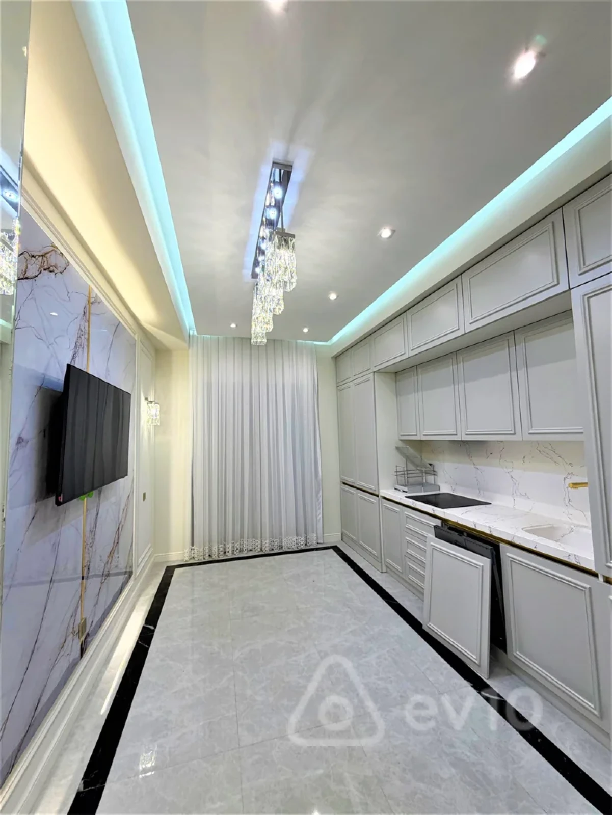 Kirayə verilir 3 otaqlı yeni tikili 140 m²