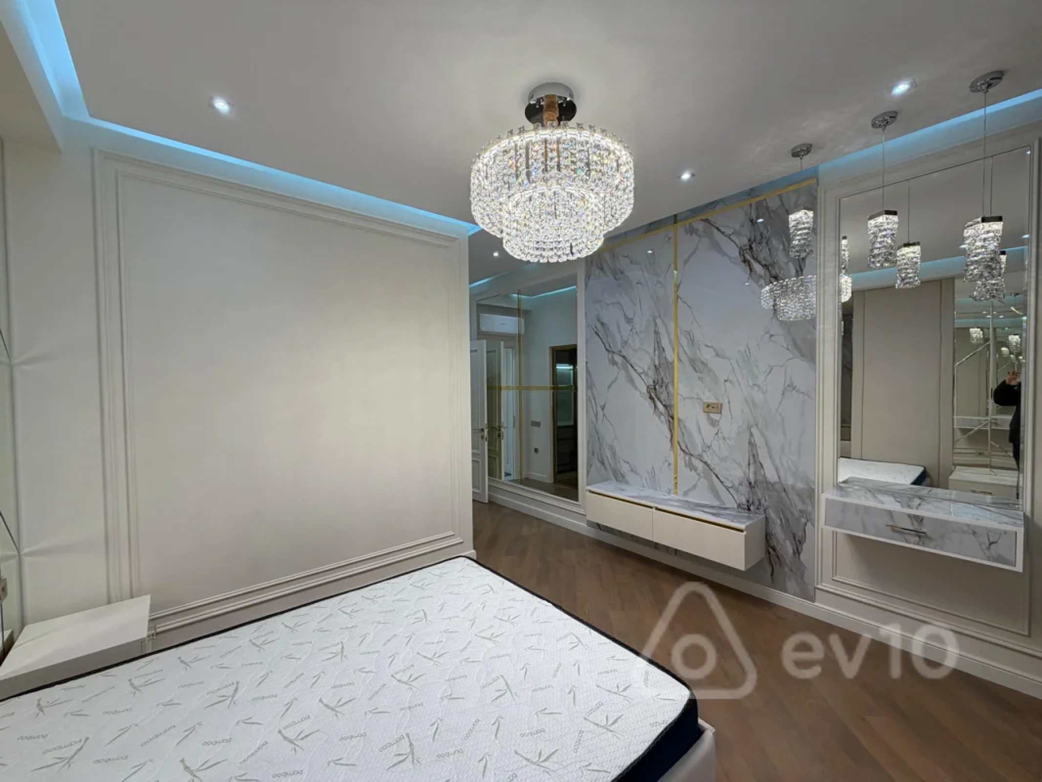 Kirayə verilir 3 otaqlı yeni tikili 140 m²