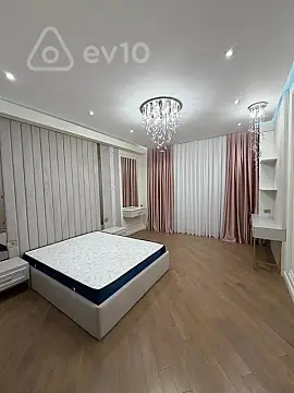 Kirayə verilir 3 otaqlı yeni tikili 140 m²