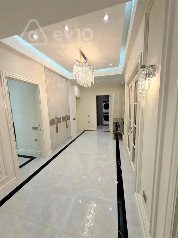 Kirayə verilir 3 otaqlı yeni tikili 140 m²
