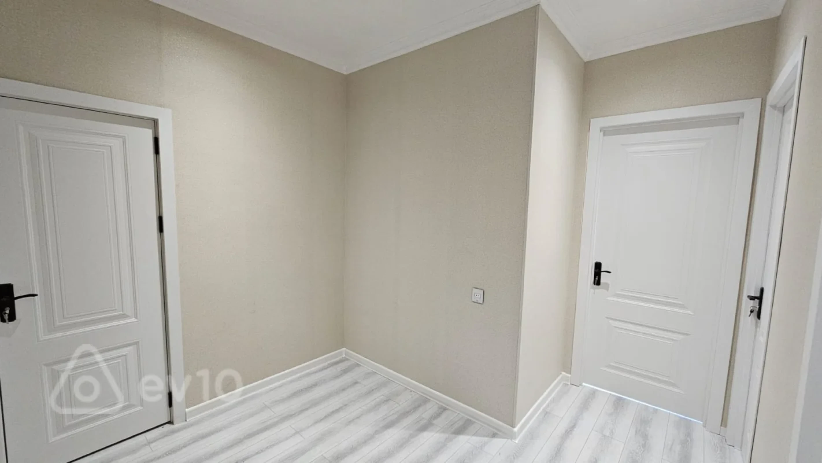 Satılır 2 otaqlı yeni tikili 65 m²