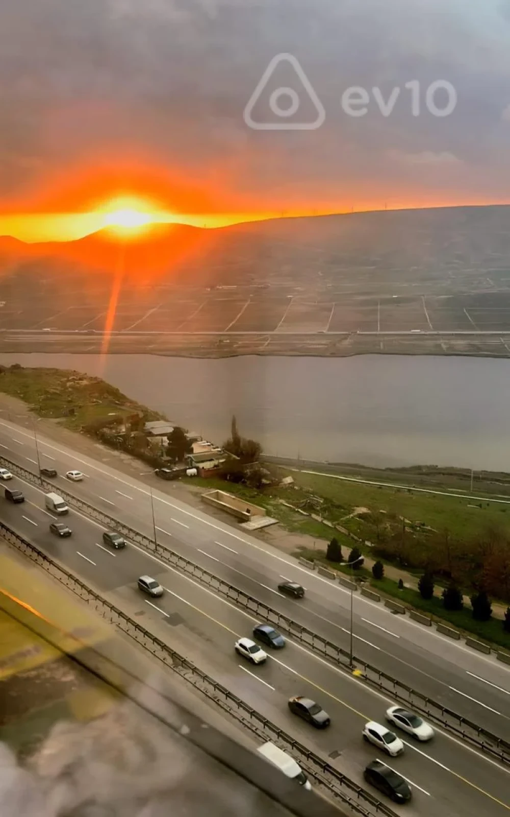 Satılır 3 otaqlı yeni tikili 101 m²