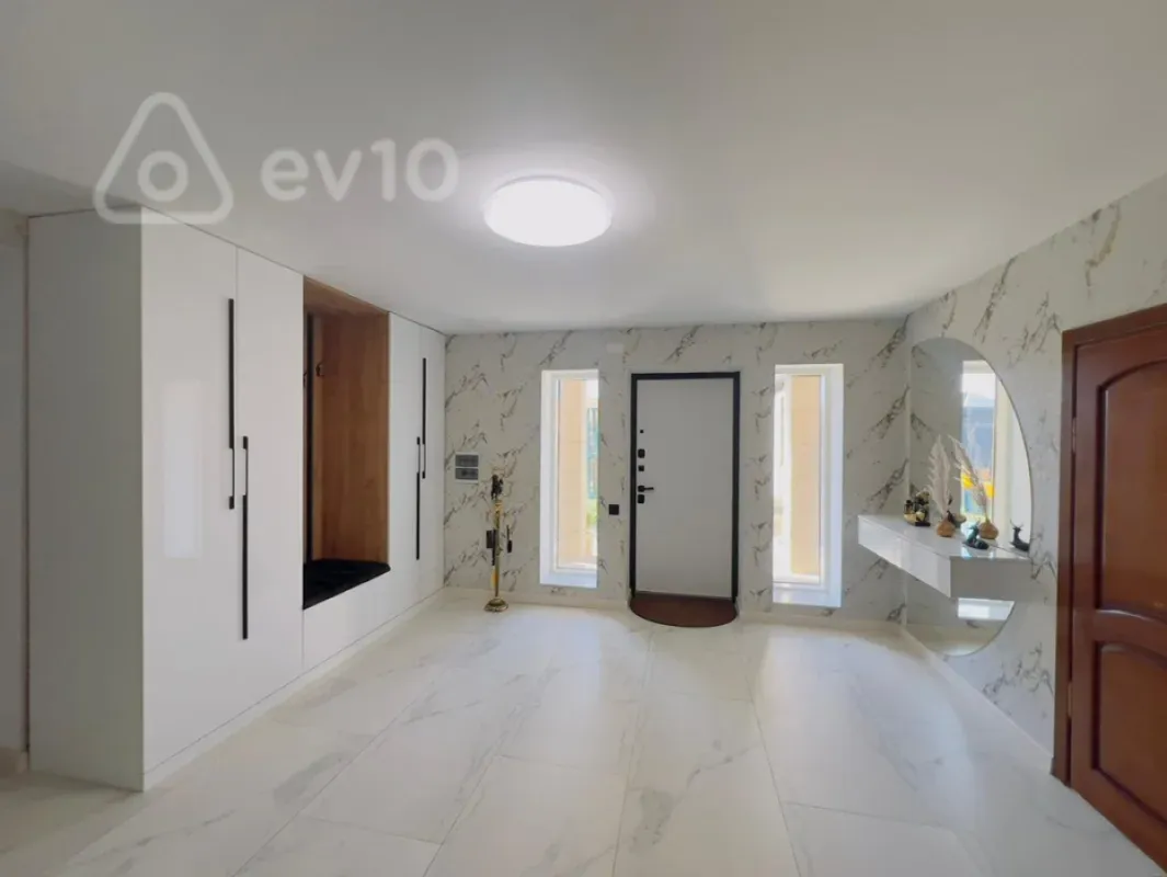 Kirayə verilir mənzil 900 m²