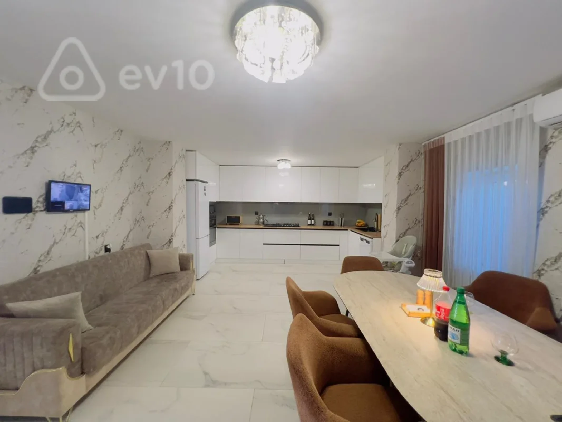 Kirayə verilir mənzil 900 m²