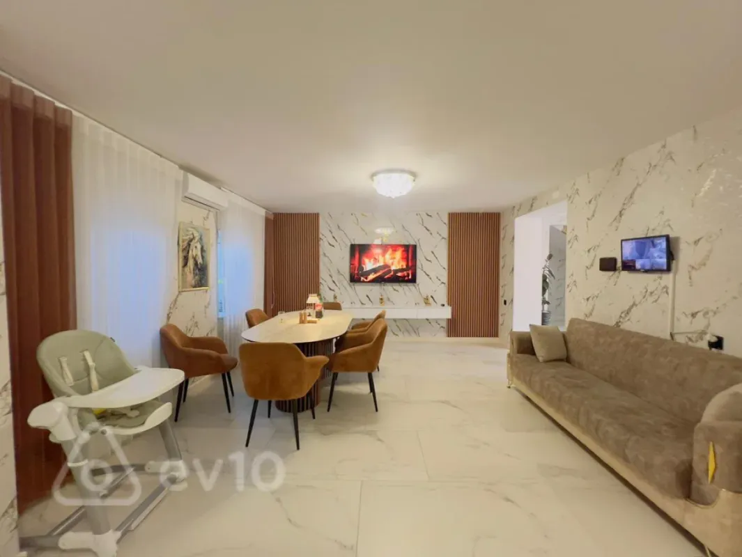 Kirayə verilir mənzil 900 m²