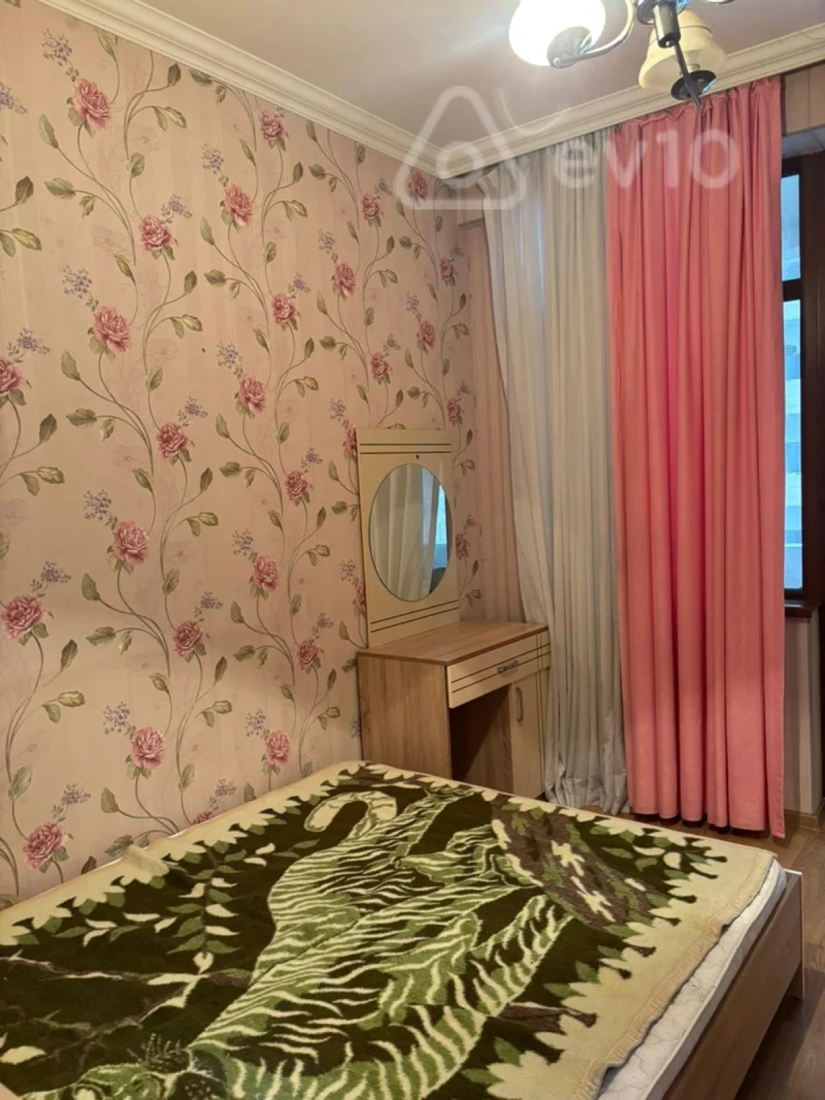 Kirayə verilir 2 otaqlı yeni tikili 50 m²