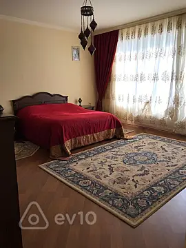 Satılır 4 otaqlı həyət evi 140 m²