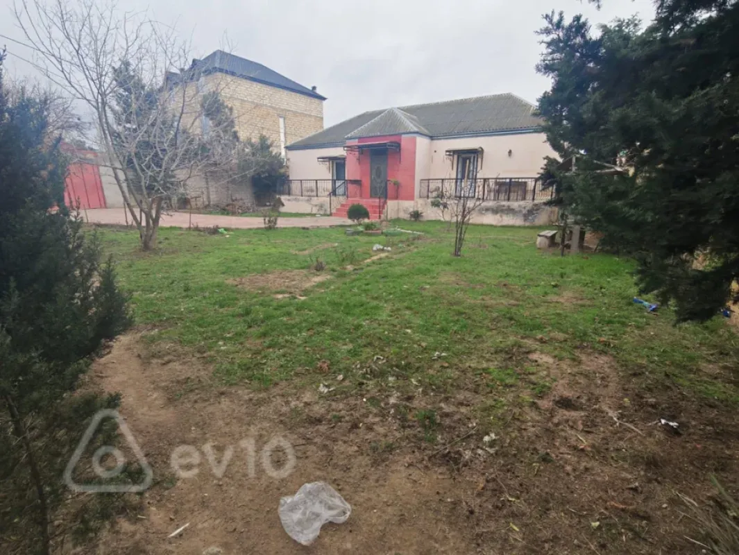 Satılır 4 otaqlı həyət evi 140 m²