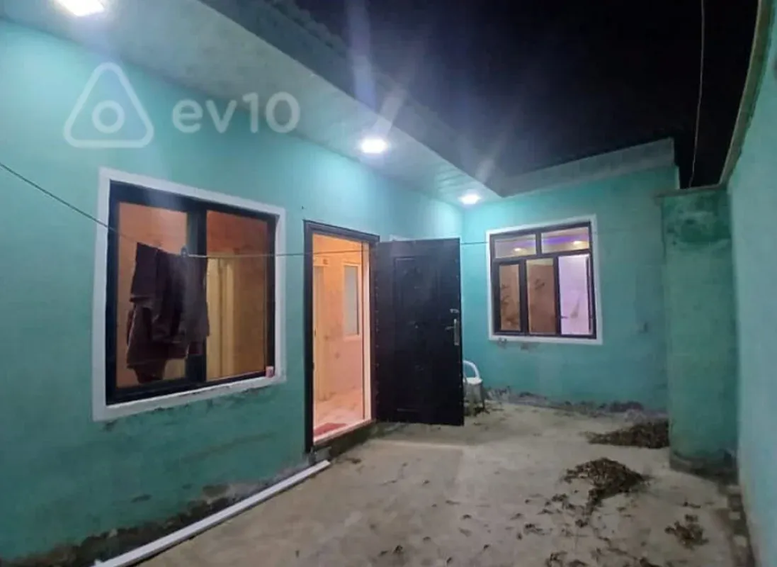 Satılır 3 otaqlı həyət evi 10 m²