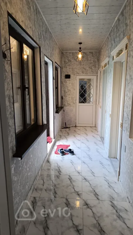 Satılır 3 otaqlı həyət evi 10 m²