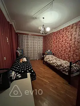 Kirayə verilir 3 otaqlı köhnə tikili 85 m²