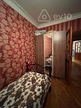 Kirayə verilir 3 otaqlı köhnə tikili 85 m²