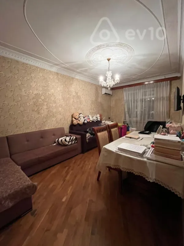 Kirayə verilir 3 otaqlı köhnə tikili 85 m²