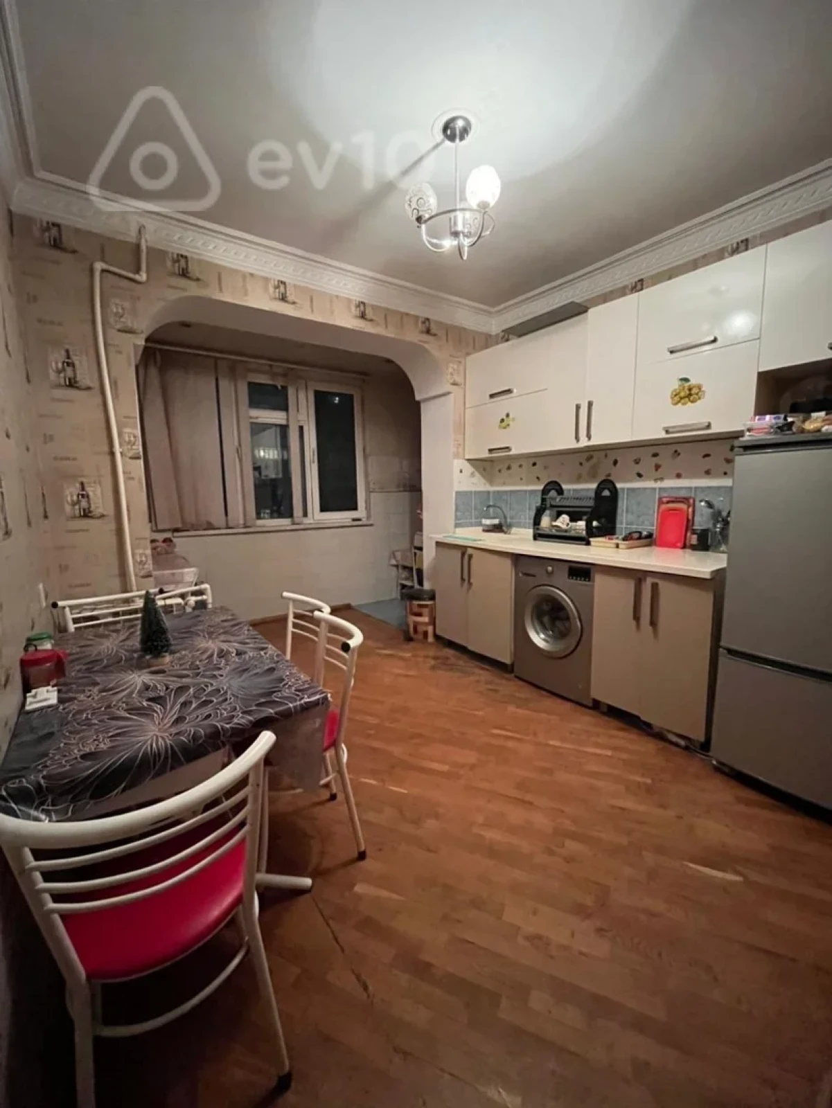 Kirayə verilir 3 otaqlı köhnə tikili 85 m²