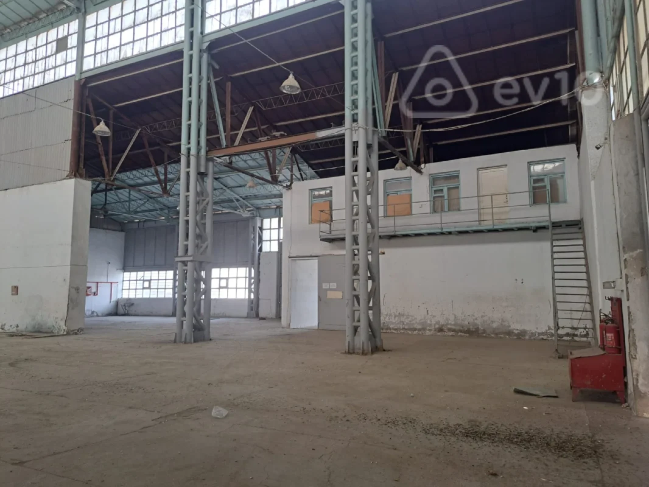 Kirayə verilir mənzil 1800 m²