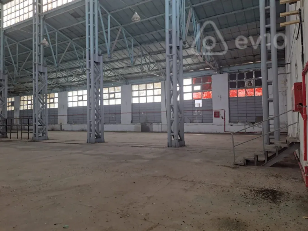 Kirayə verilir mənzil 1800 m²