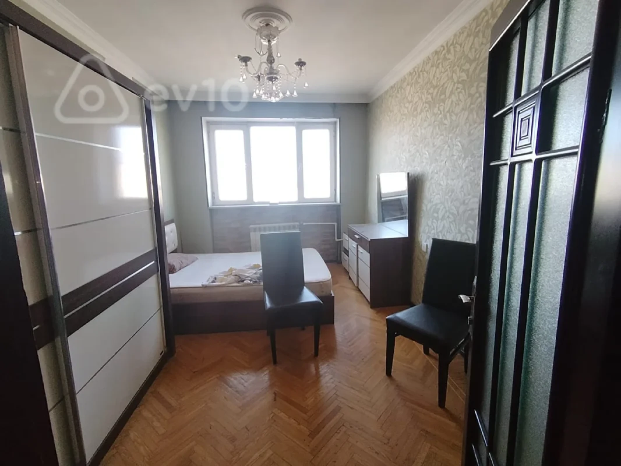 Satılır 3 otaqlı köhnə tikili 75 m²