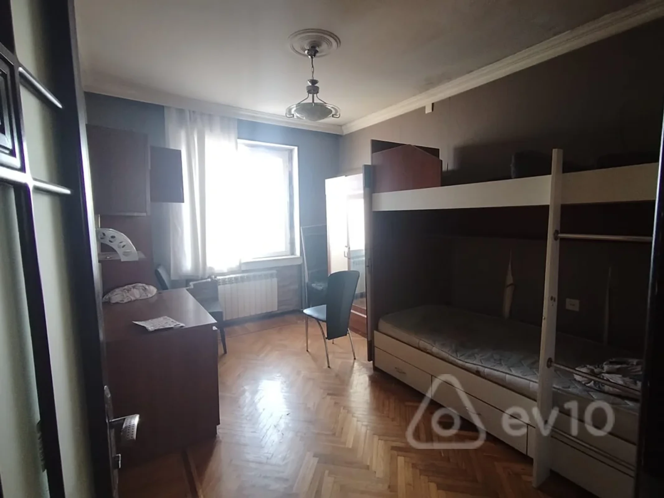 Satılır 3 otaqlı köhnə tikili 75 m²