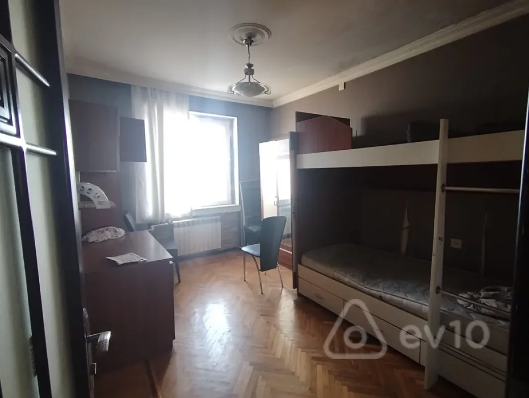 Satılır 3 otaqlı köhnə tikili 75 m²