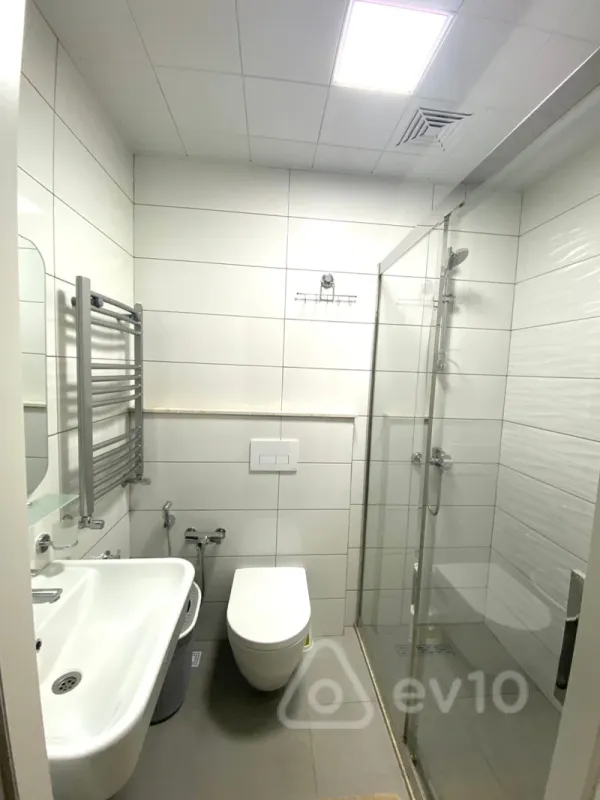 Kirayə verilir 2 otaqlı yeni tikili 58 m²