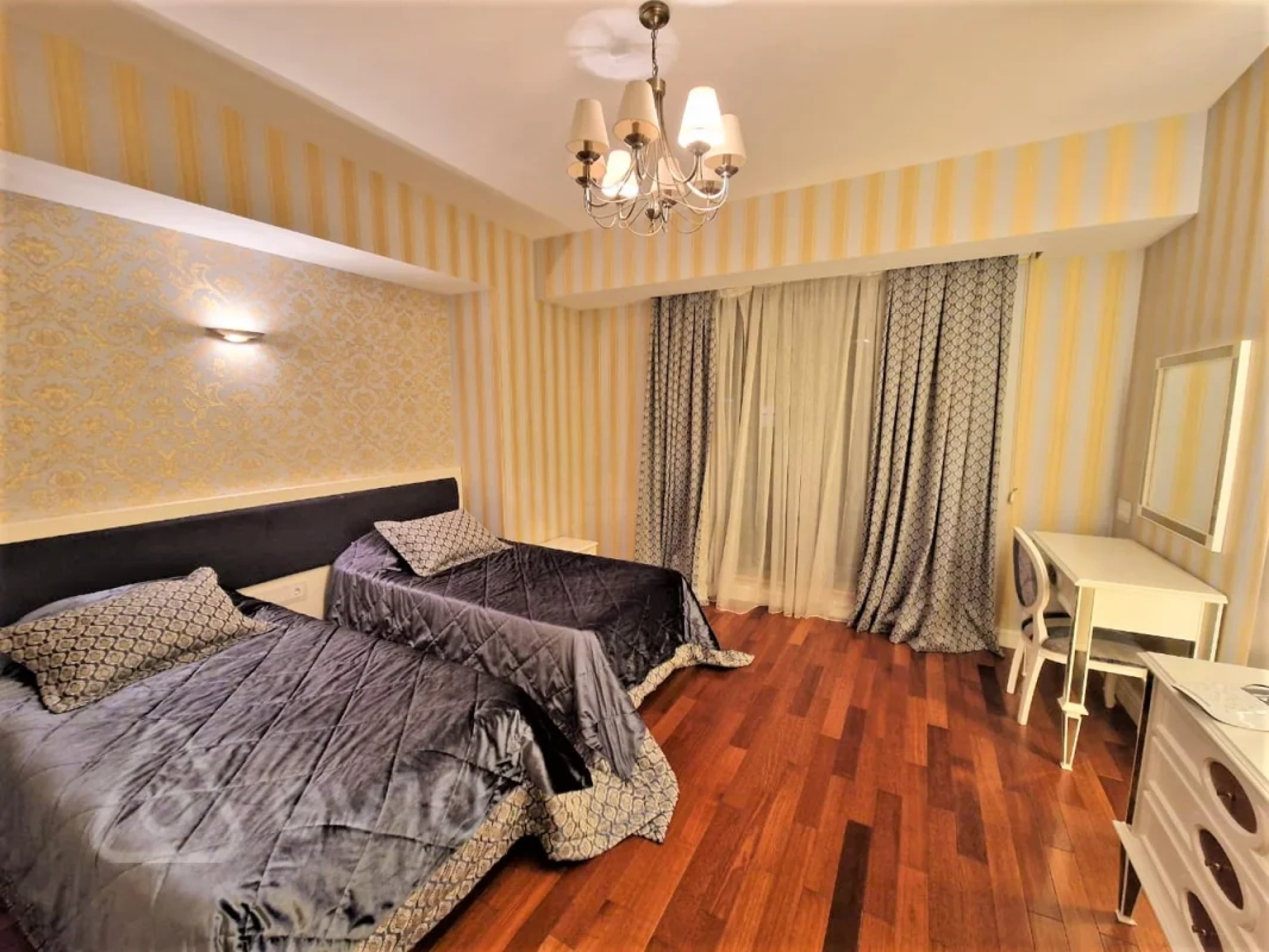 Kirayə verilir 6 otaqlı yeni tikili 460 m²