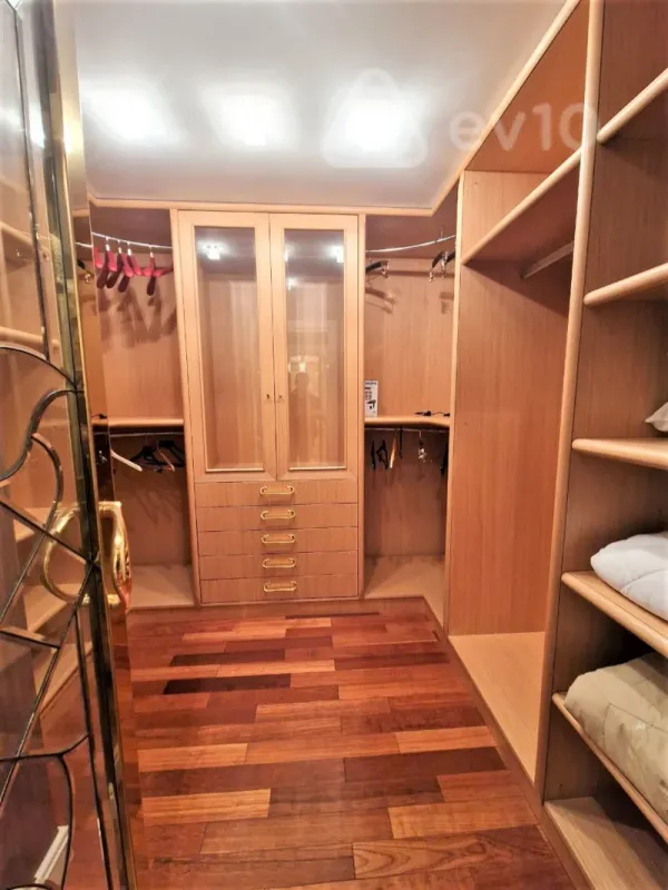 Kirayə verilir 6 otaqlı yeni tikili 460 m²