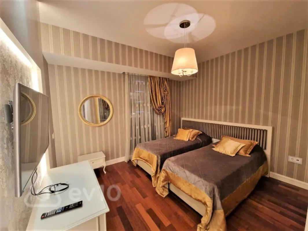 Kirayə verilir 6 otaqlı yeni tikili 460 m²