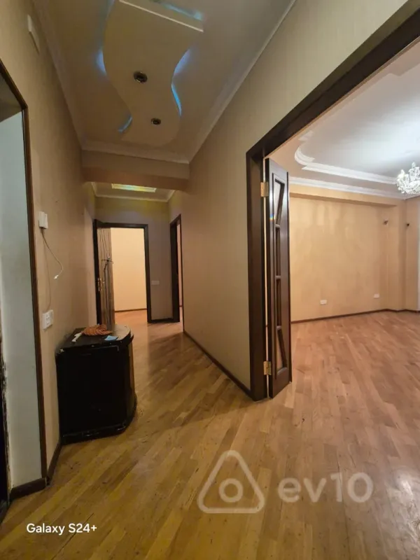 Satılır 2 otaqlı yeni tikili 82 m²