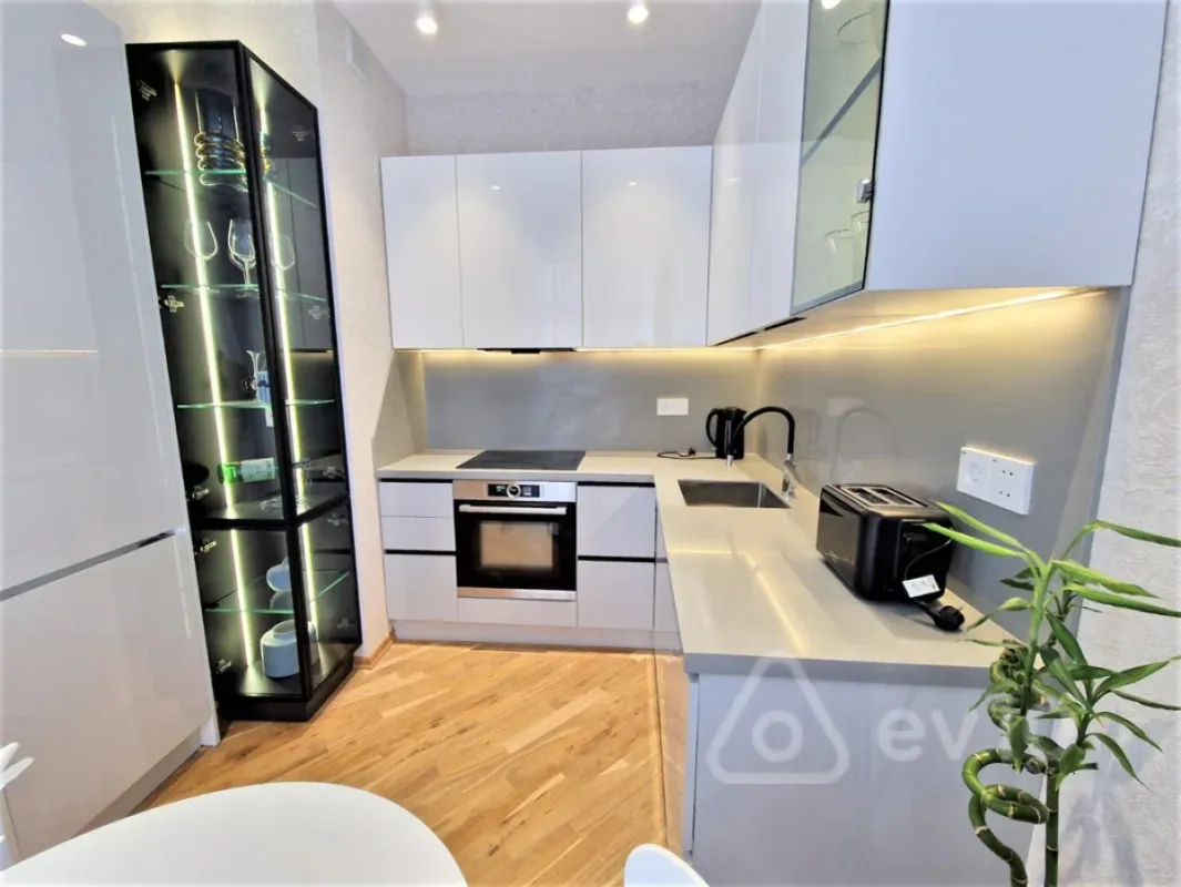 Kirayə verilir 2 otaqlı yeni tikili 100 m²