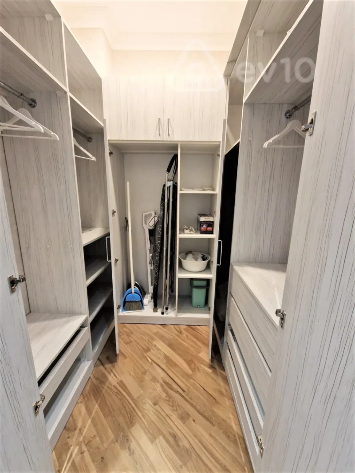 Kirayə verilir 2 otaqlı yeni tikili 100 m²