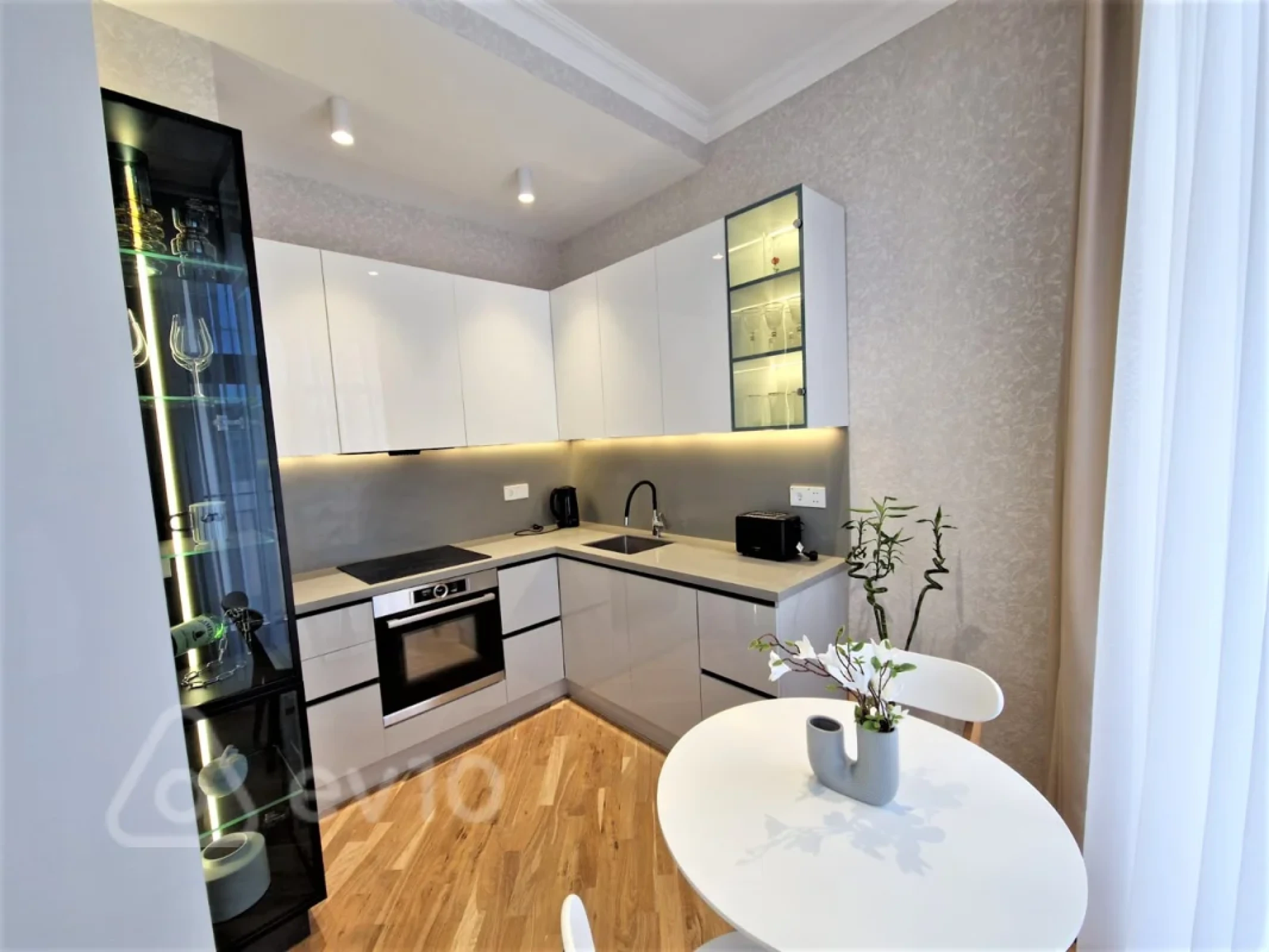 Kirayə verilir 2 otaqlı yeni tikili 100 m²