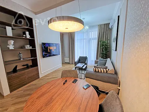 Kirayə verilir 2 otaqlı yeni tikili 100 m²