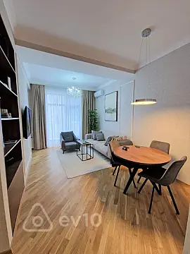 Kirayə verilir 2 otaqlı yeni tikili 100 m²