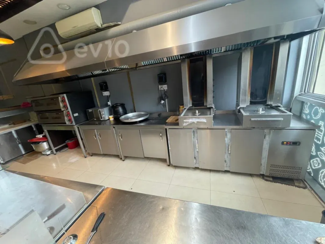 Satılır mənzil 130 m²