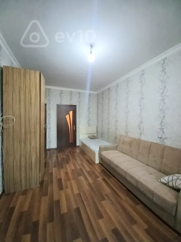 Satılır 2 otaqlı köhnə tikili 45 m²
