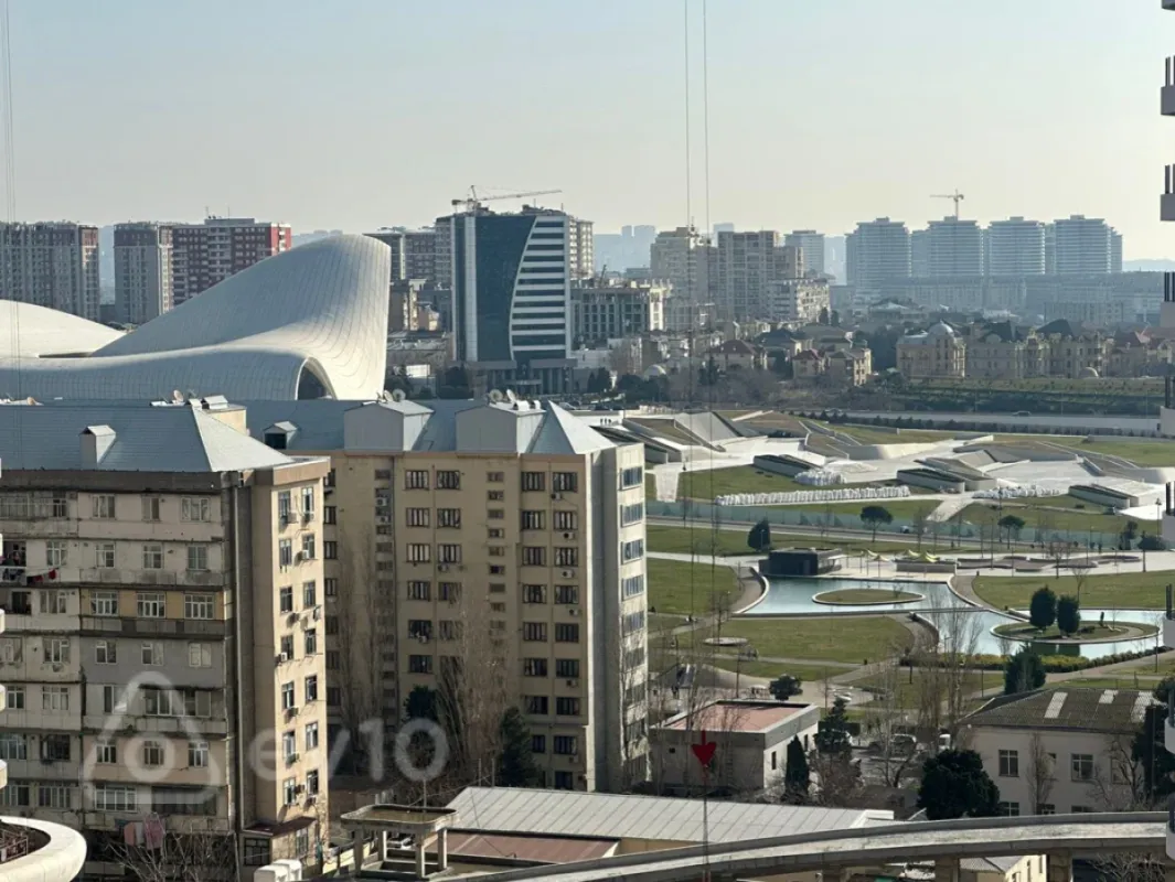 Kirayə verilir 3 otaqlı yeni tikili 131 m²