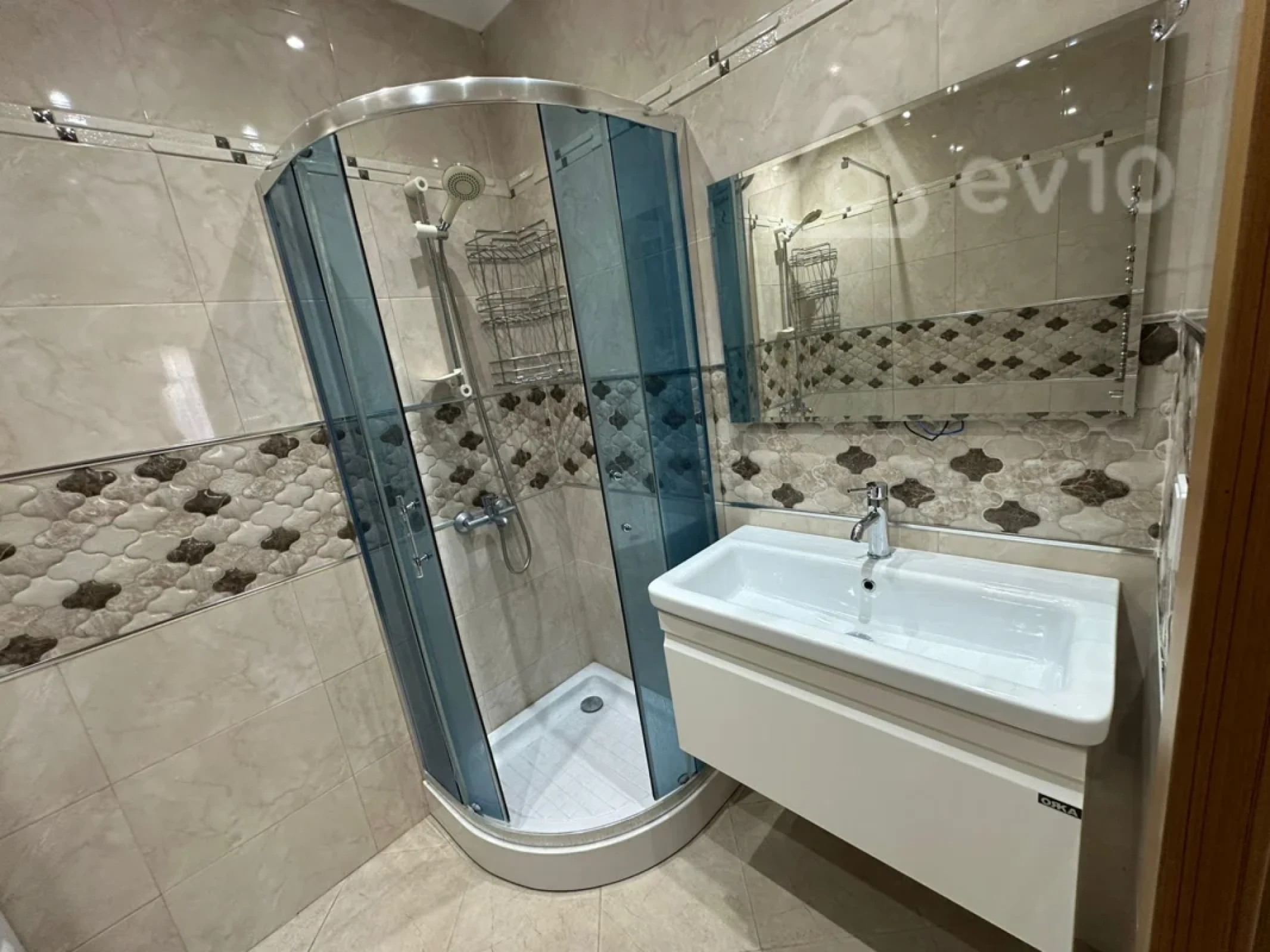 Kirayə verilir 3 otaqlı yeni tikili 131 m²