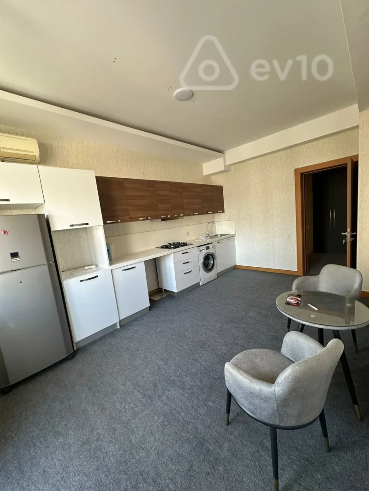 Kirayə verilir 3 otaqlı yeni tikili 131 m²