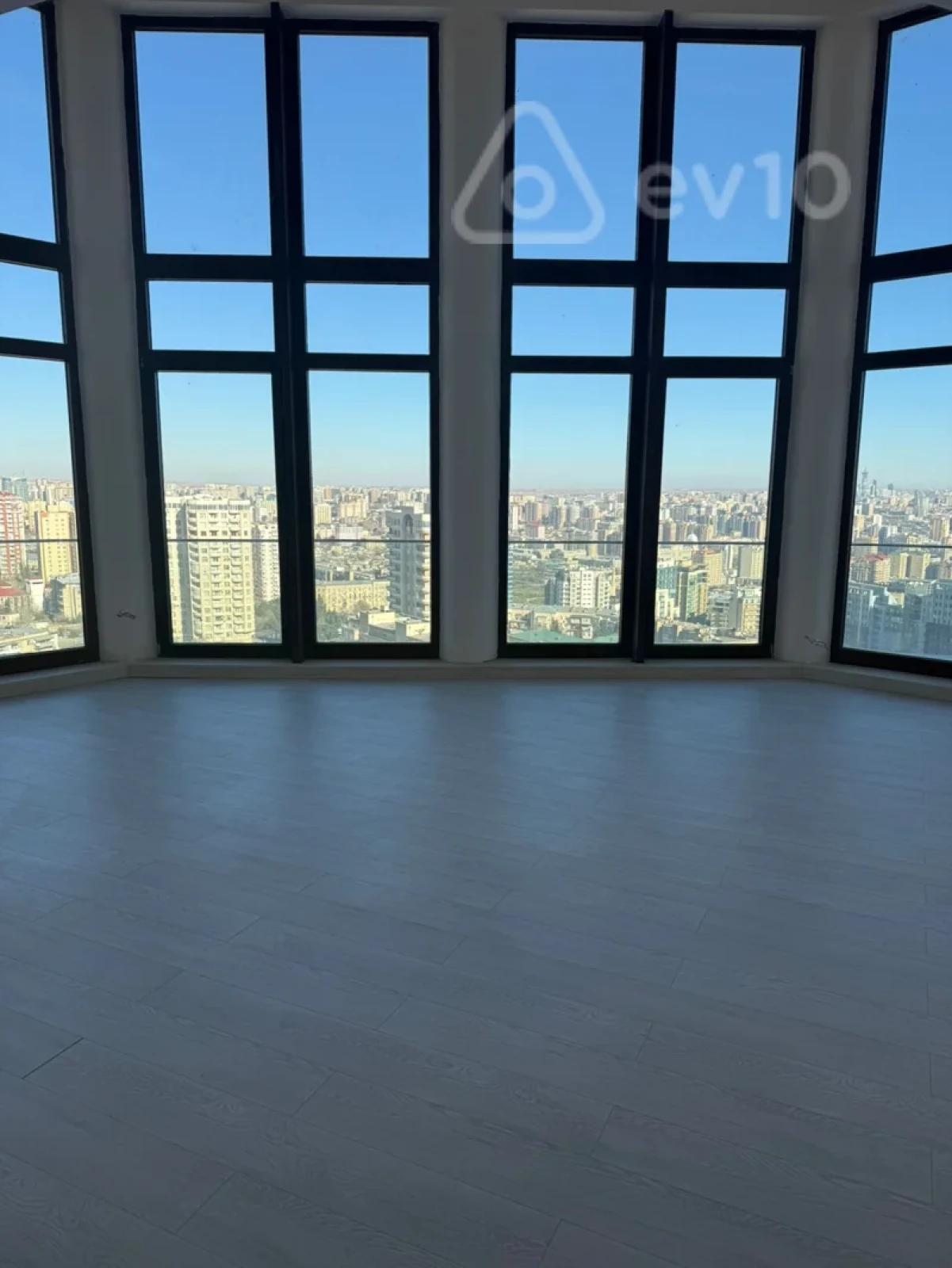 Kirayə verilir 12 otaqlı ofis 760 m²