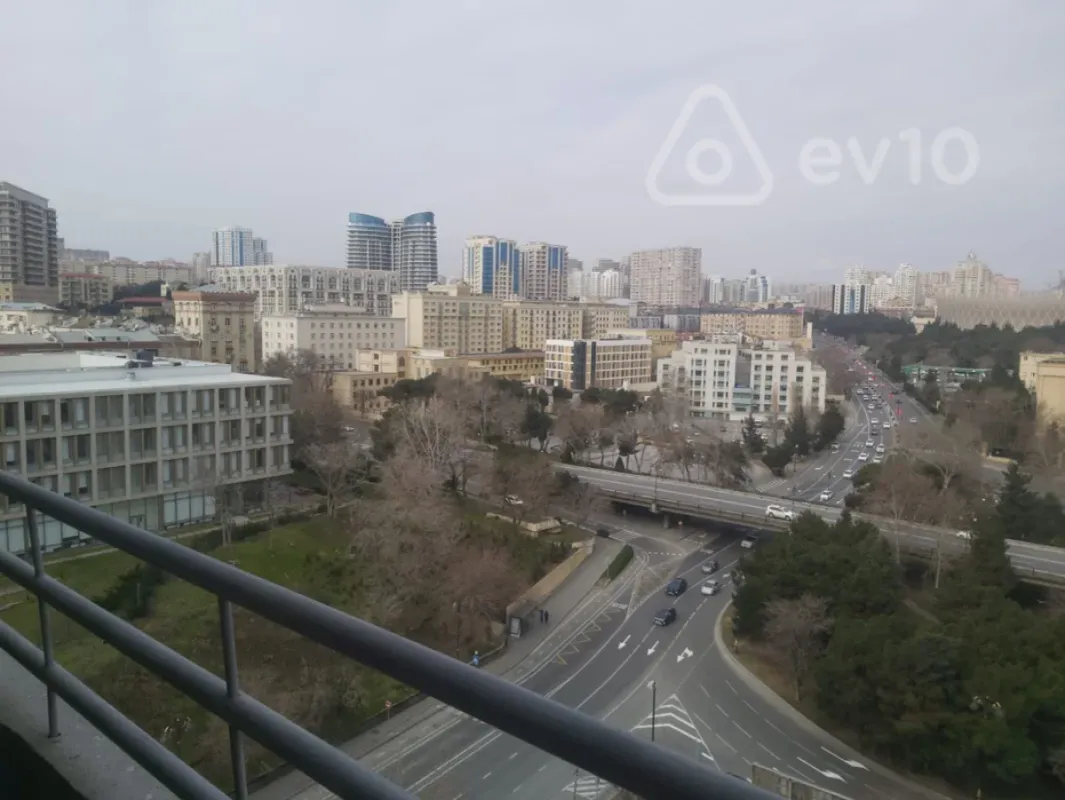 Satılır 3 otaqlı yeni tikili 101 m²