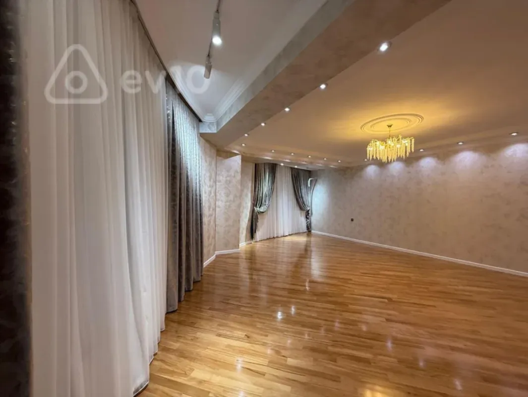 Satılır 3 otaqlı yeni tikili 142 m²