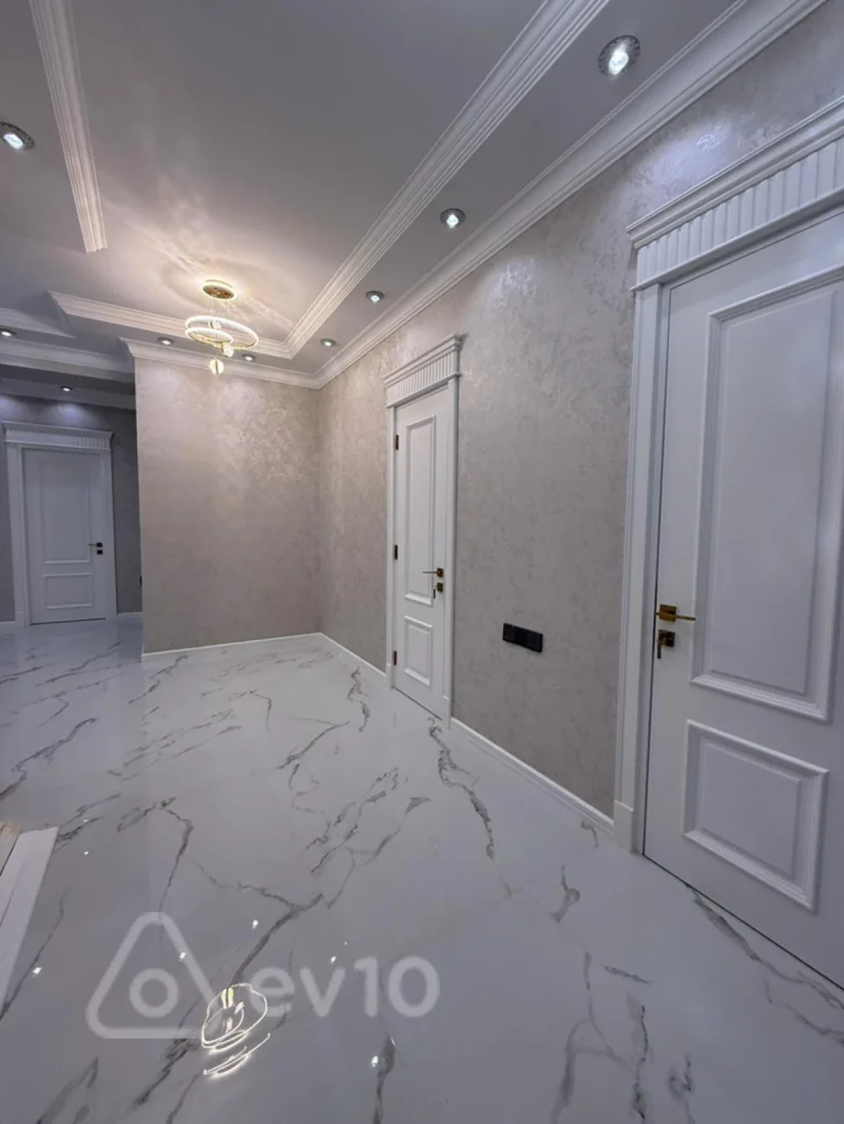 Satılır 3 otaqlı yeni tikili 142 m²