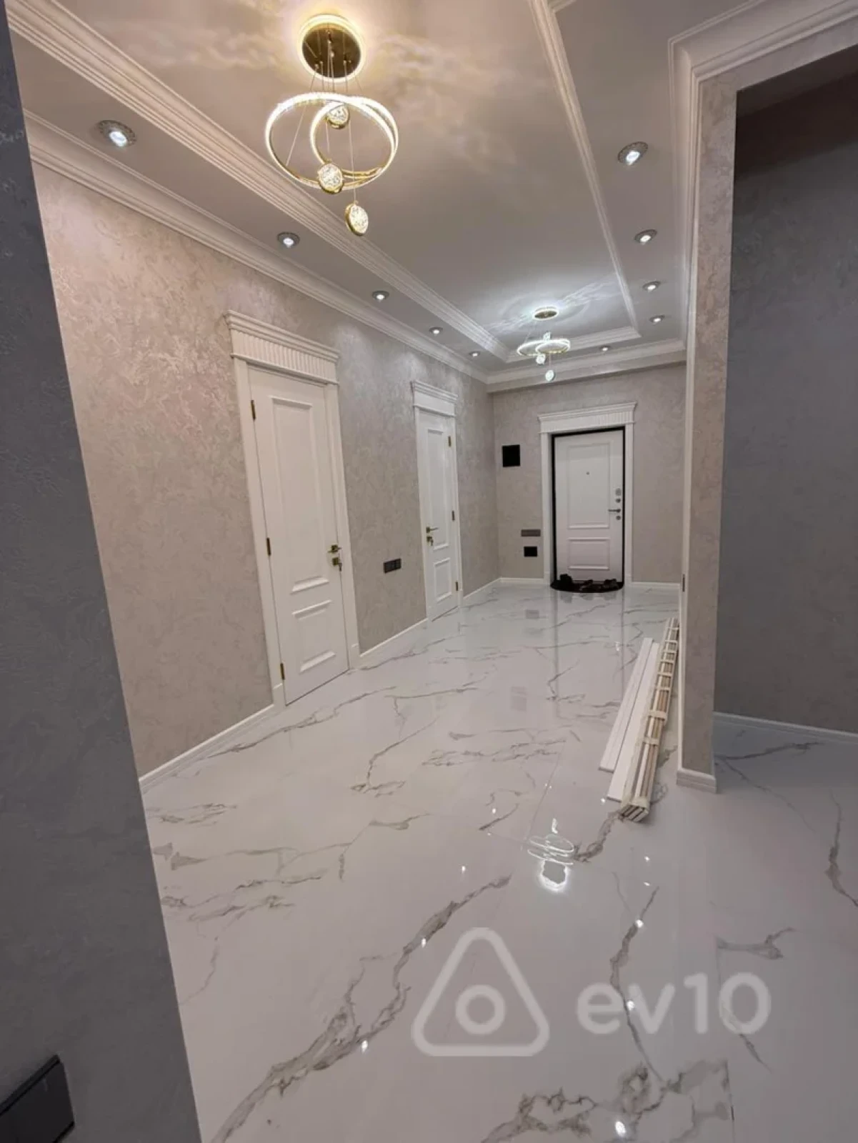 Satılır 3 otaqlı yeni tikili 142 m²