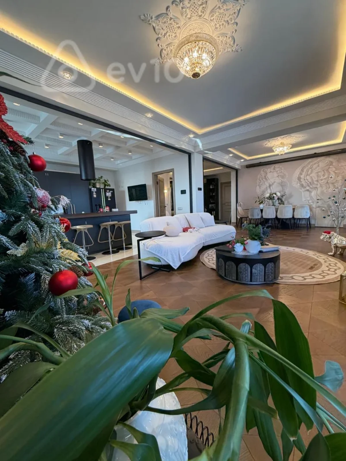 Satılır 5 otaqlı yeni tikili 321 m²