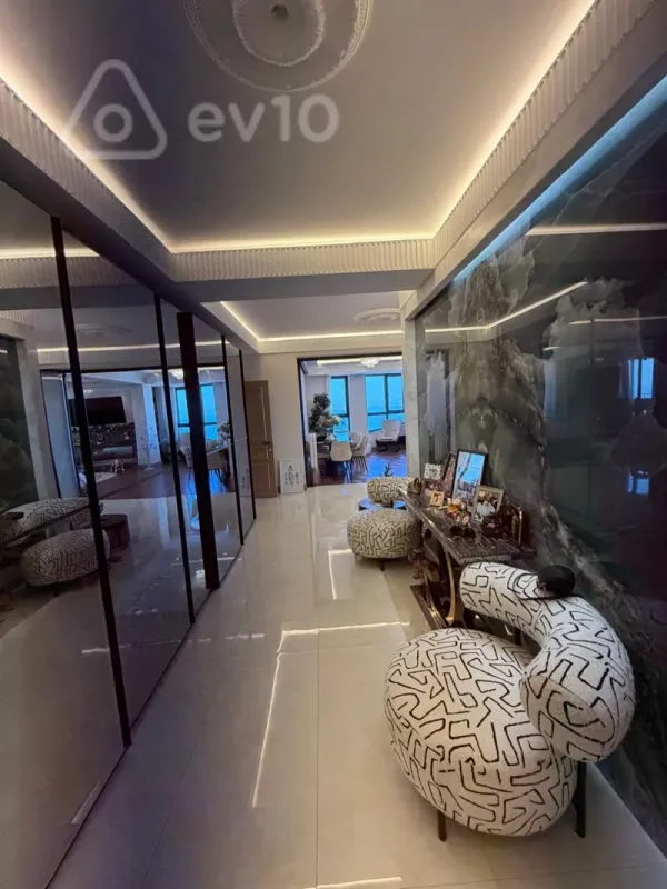 Satılır 5 otaqlı yeni tikili 321 m²