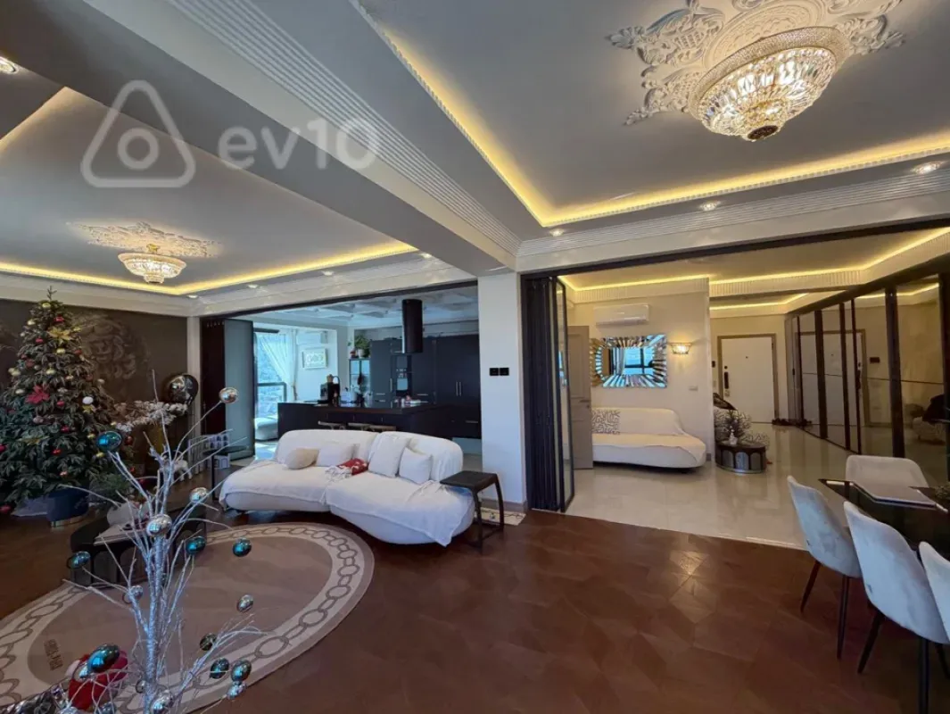 Satılır 5 otaqlı yeni tikili 321 m²