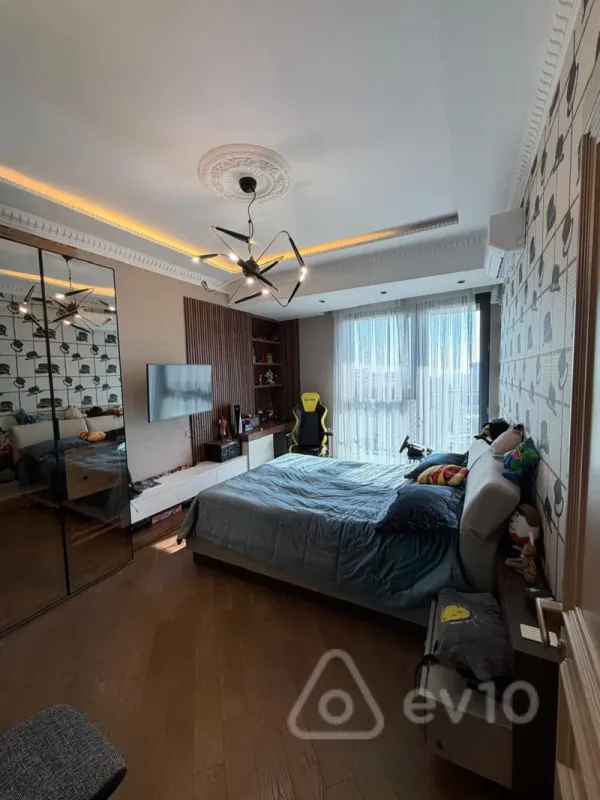 Satılır 5 otaqlı yeni tikili 321 m²