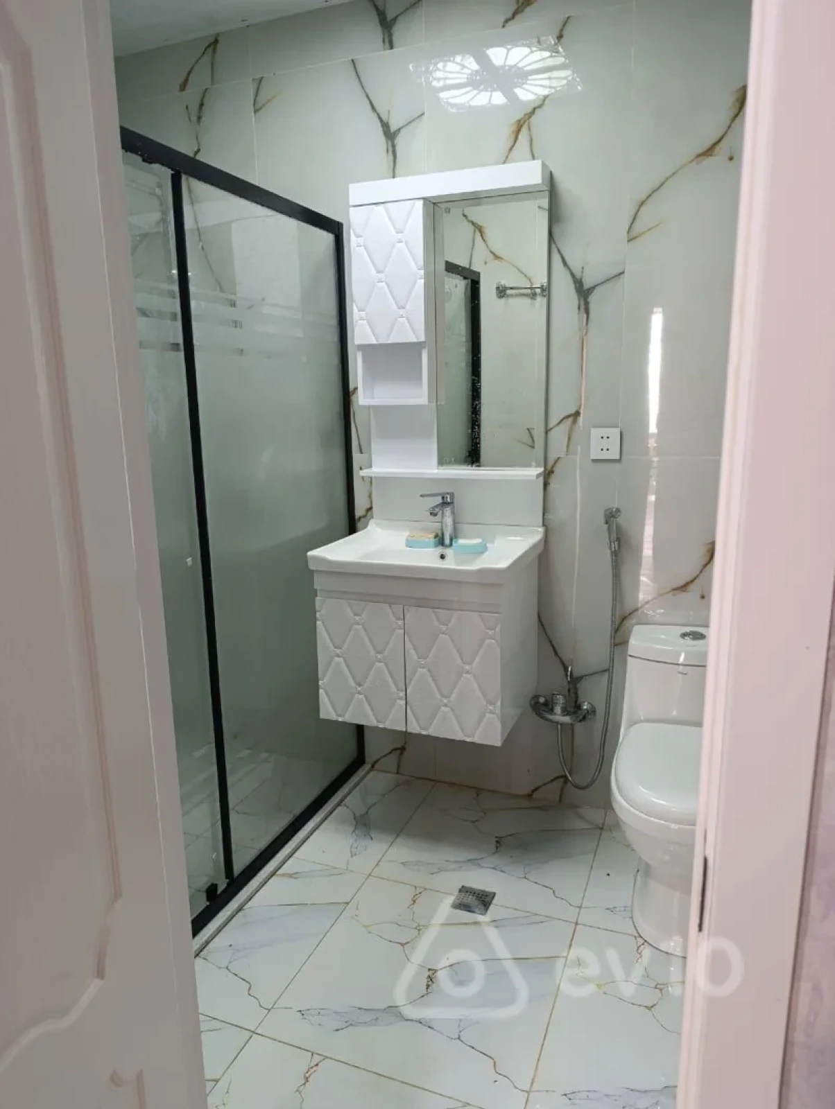 Kirayə verilir 3 otaqlı yeni tikili 90 m²