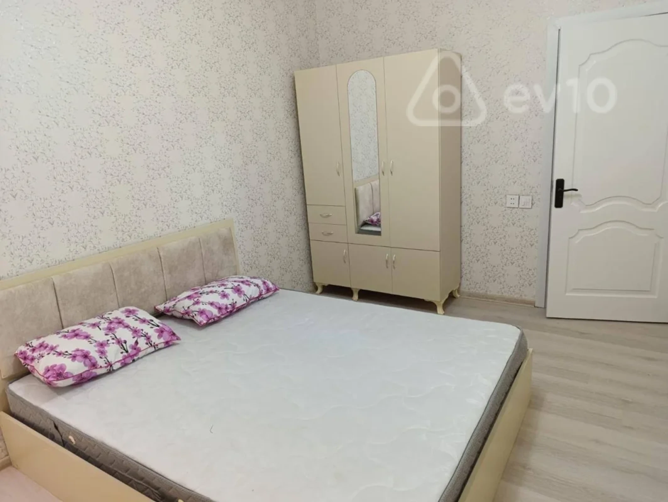 Kirayə verilir 3 otaqlı yeni tikili 90 m²