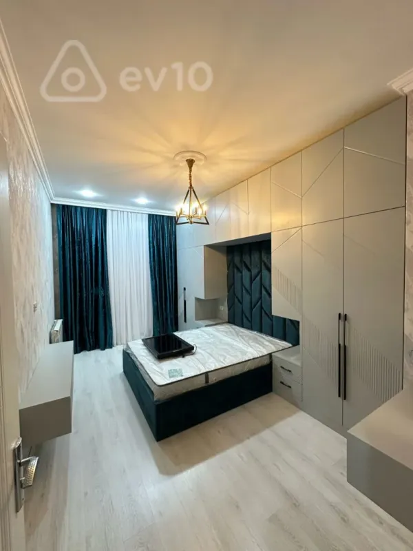 Kirayə verilir 2 otaqlı yeni tikili 65 m²